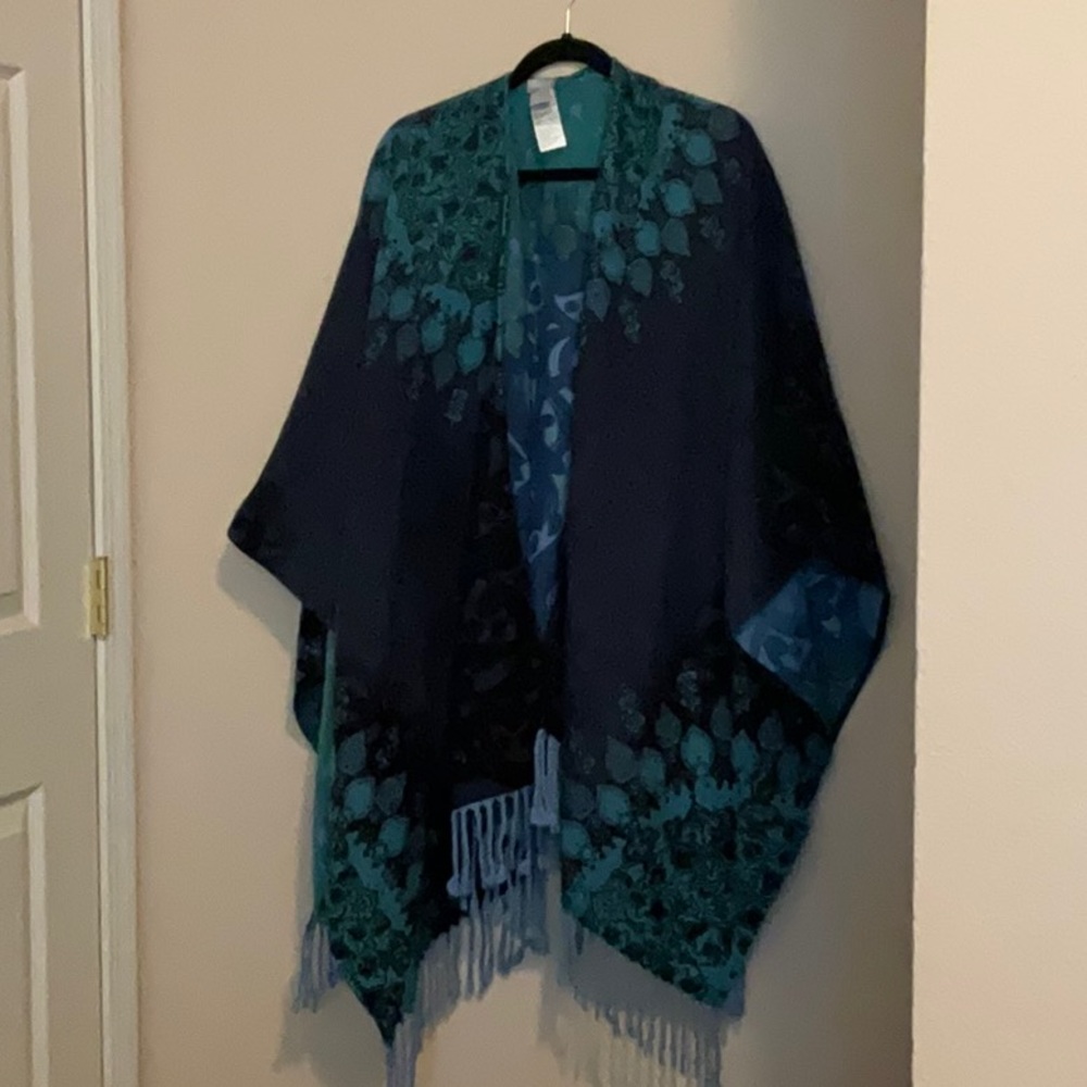 Chico’s Patterned Shawl
